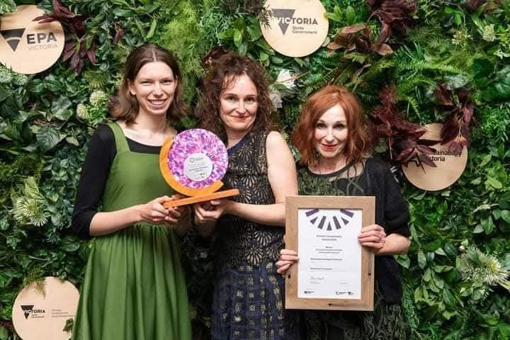 Wholefoods Unwrapped Collective staff with the Sustainability Victoria Community Champion Award for Circular Economy Innovation